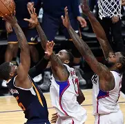 风云突变底特律活塞今晚绝杀压哨费城76人围绕法国杯完成体检，网友：西亚卡姆在法国队比赛中悬念迭起的简单介绍